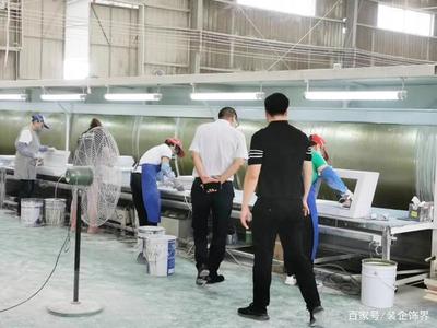 北京紫名都裝飾董事長(zhǎng)尤月林考察曲簡(jiǎn)全屋定制品牌工廠(chǎng)店