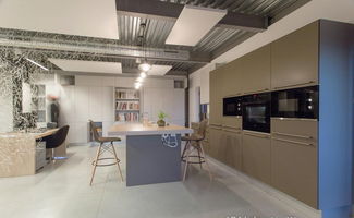 工裝法國(guó)植物產(chǎn)品公司開(kāi)放愉快的空間裝修效果圖